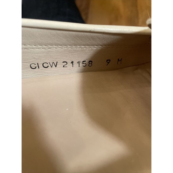 Stuart Weitzman Pointed Toe Tassel Loafer Flats White Womens 9M Patent Leather - Picture 11 of 14